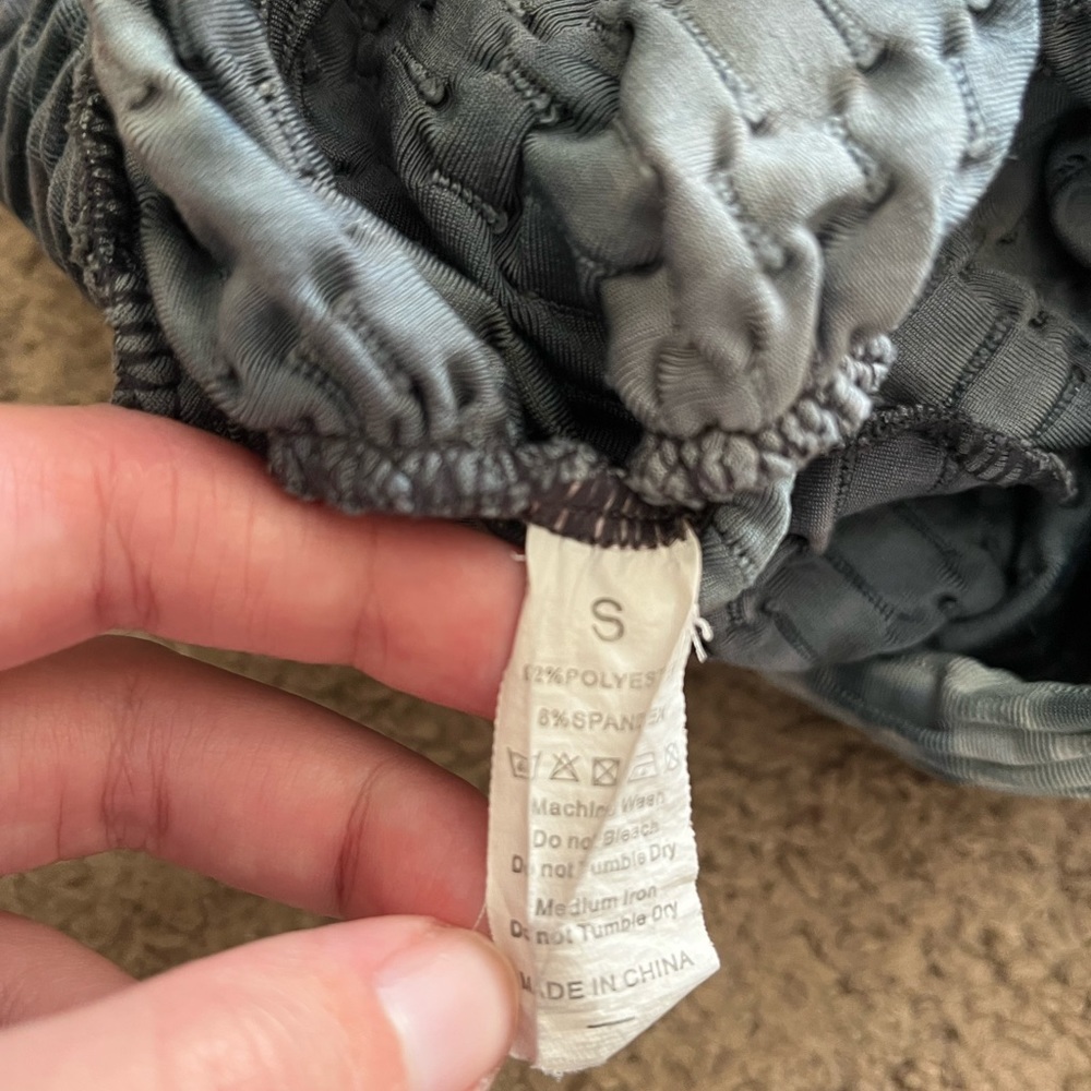 Butt Scrunch Leggings - Picture 4 of 4